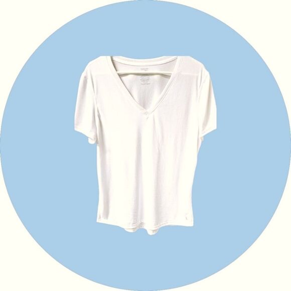 NWOT DANSKIN NOW Plus Size White V- Neck Tee With Dri-More - Picture 1 of 10